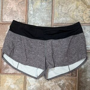 Lululemon | Home Stretch Short 2.5” Chirasu Black Chirakasu Alpine White size 8